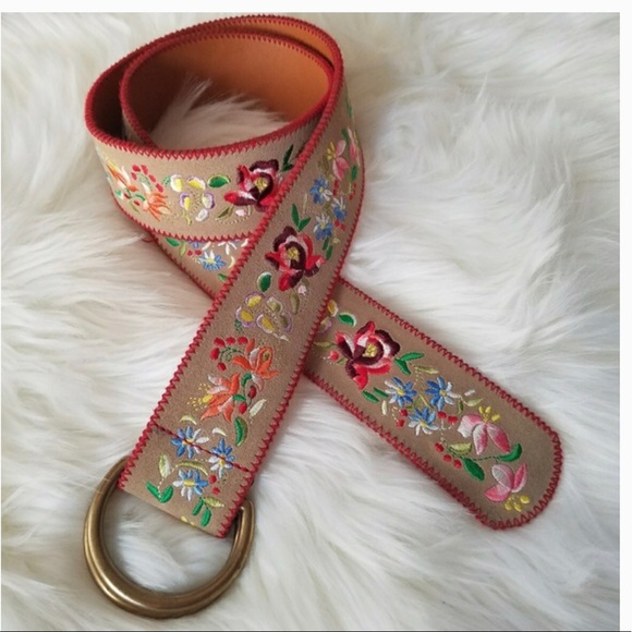 Ralph Lauren Accessories - LAUREN Folk Art Embroidered Genuine Leather Belt S